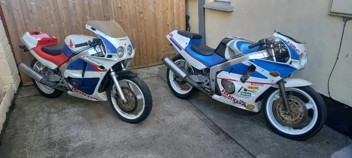 2 Honda CBR250R MC19 - Image 1