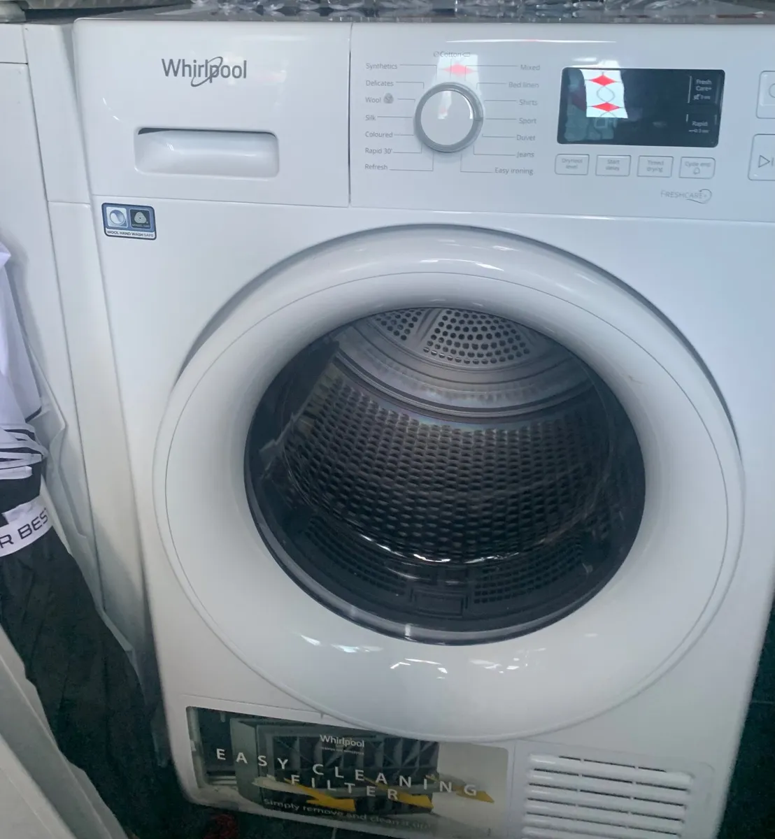 Whirlpool Condenser dryer 9kg - Image 1