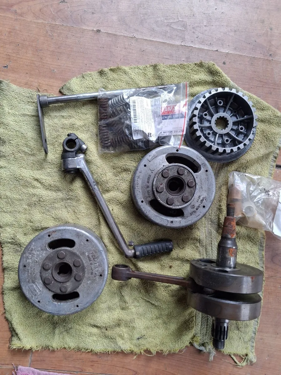 YAMAHA 1973 RT1 250 frame and spares - Image 4