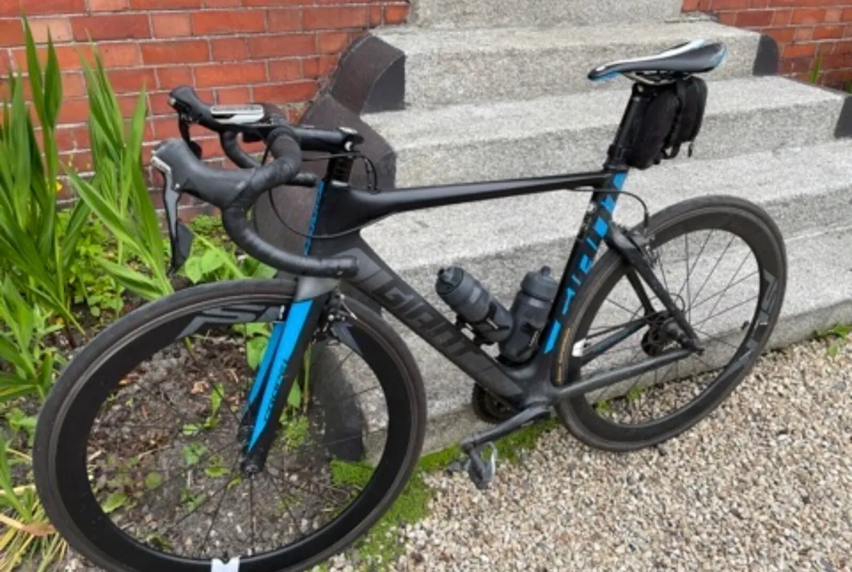 Giant Propel Bike - Image 1