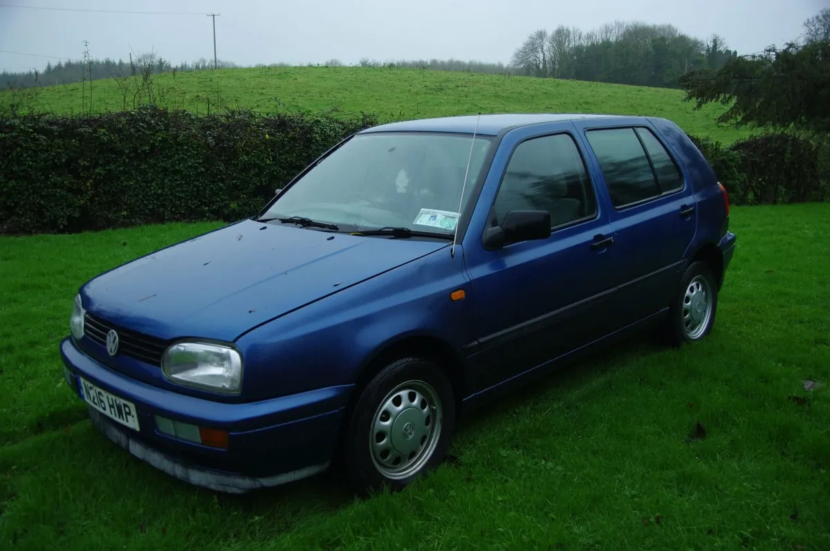 Volkswagen Golf 1995 - Image 1