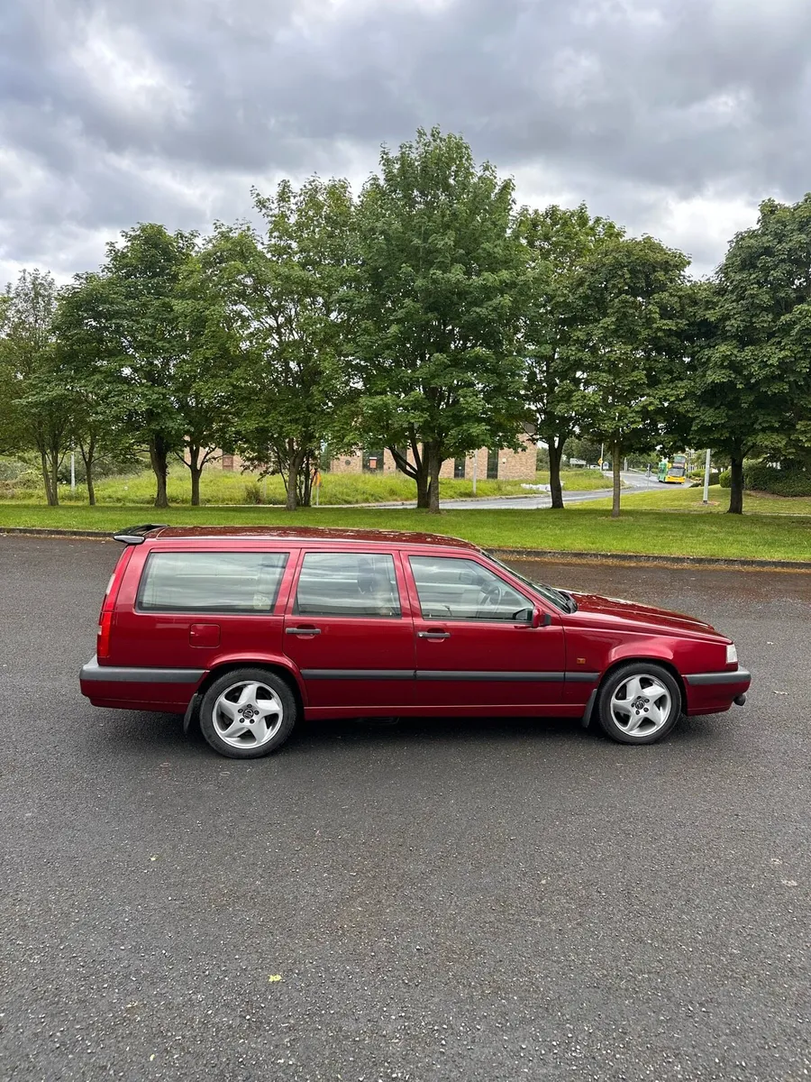 Volvo 850 T5 turbo wagon - Image 2