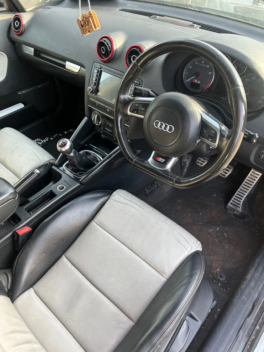 2010 audi s3 - Image 4