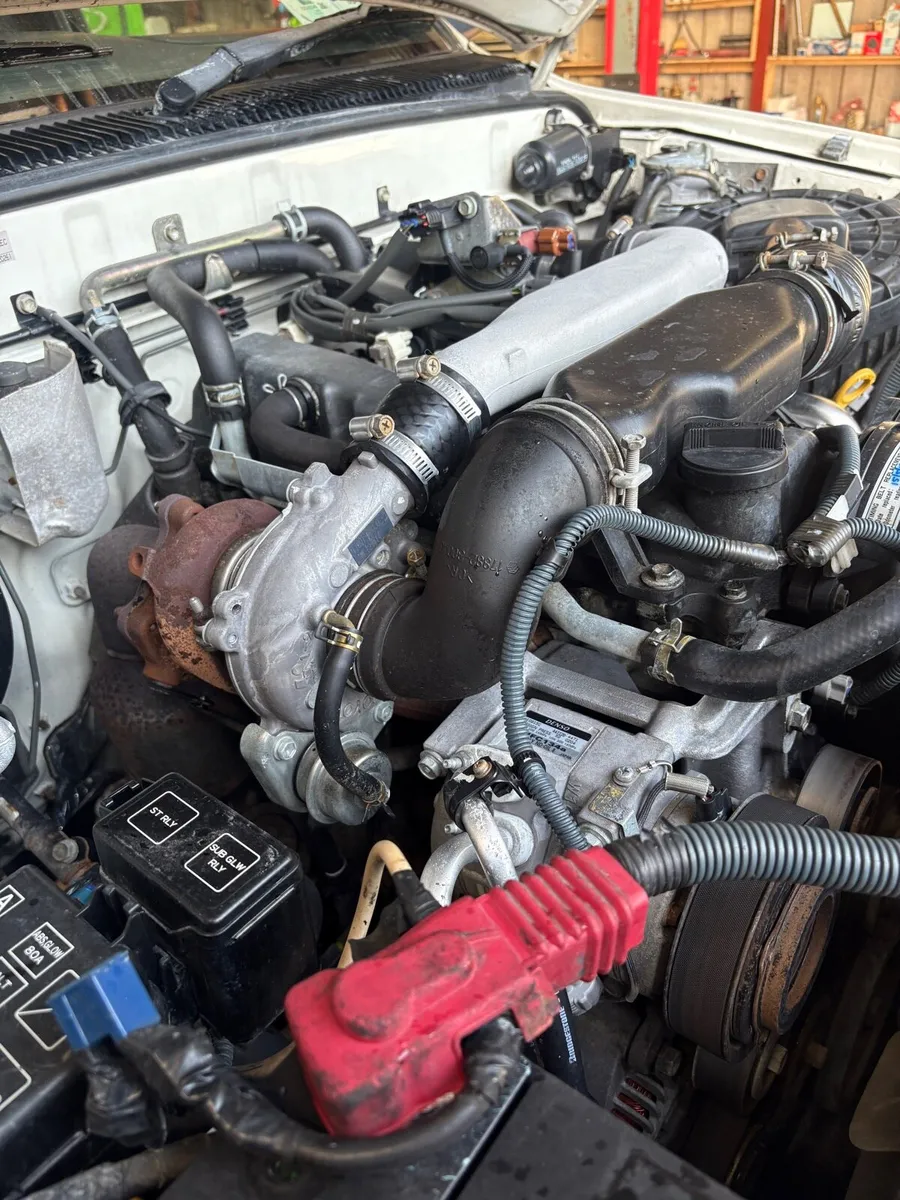 Toyota hilux - Image 2