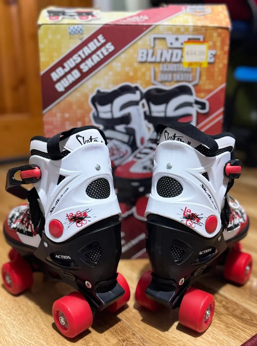 Adjustable Quad Skates UK size 4-7, Eur: 37-40, - Image 2