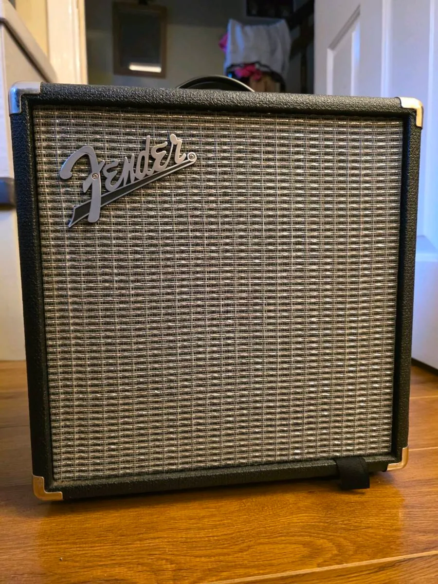 Fender Rumble 15 Bass amp - Image 1