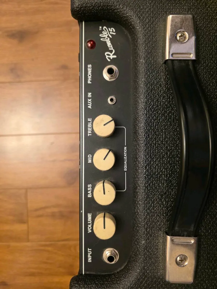 Fender Rumble 15 Bass amp - Image 2