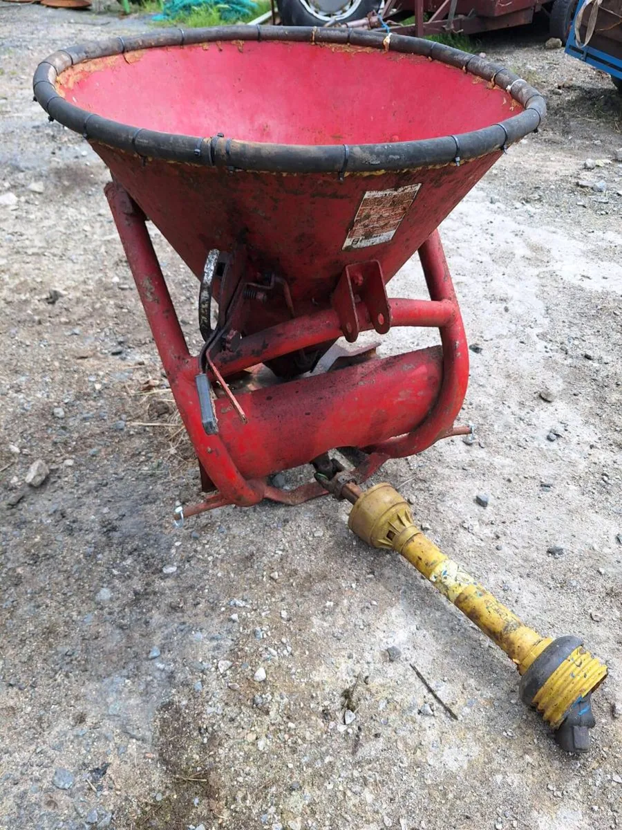 Fertiliser spreader - Image 4
