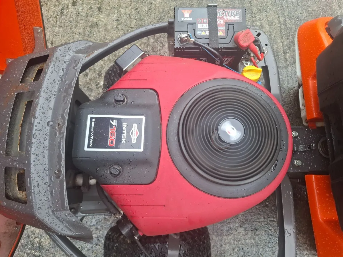 Husqvarna 214 front rider - Image 1