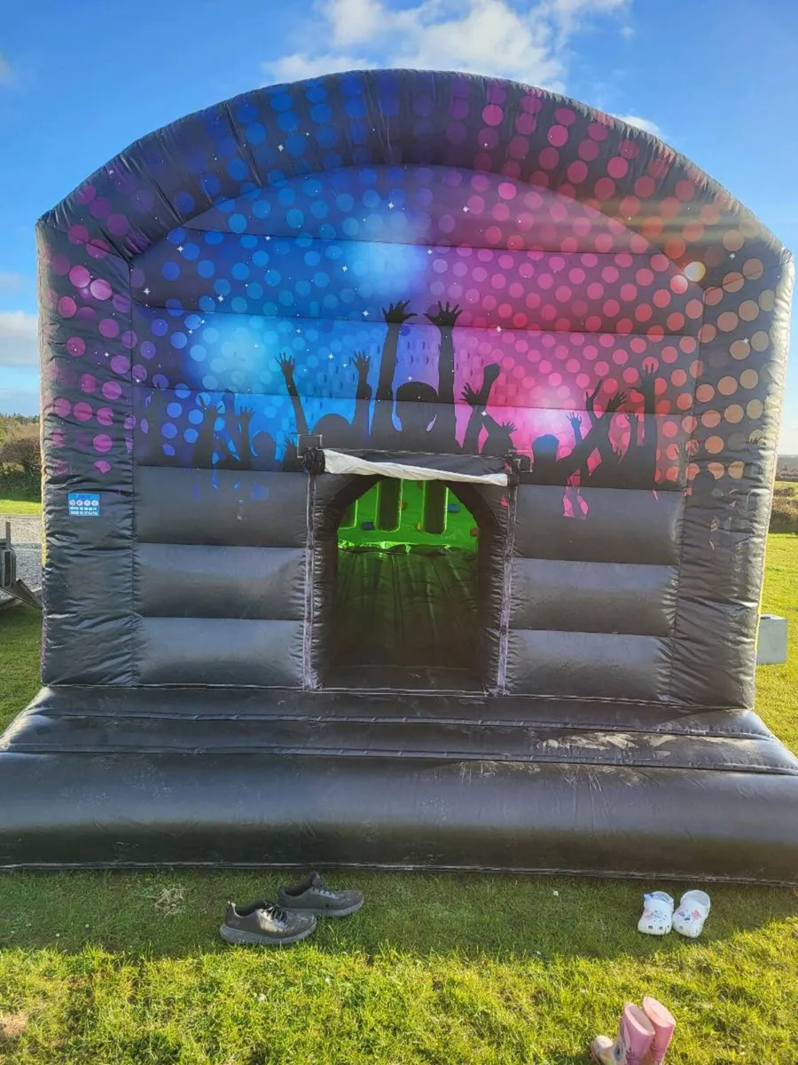 Bounce castle/Disco house - Image 2