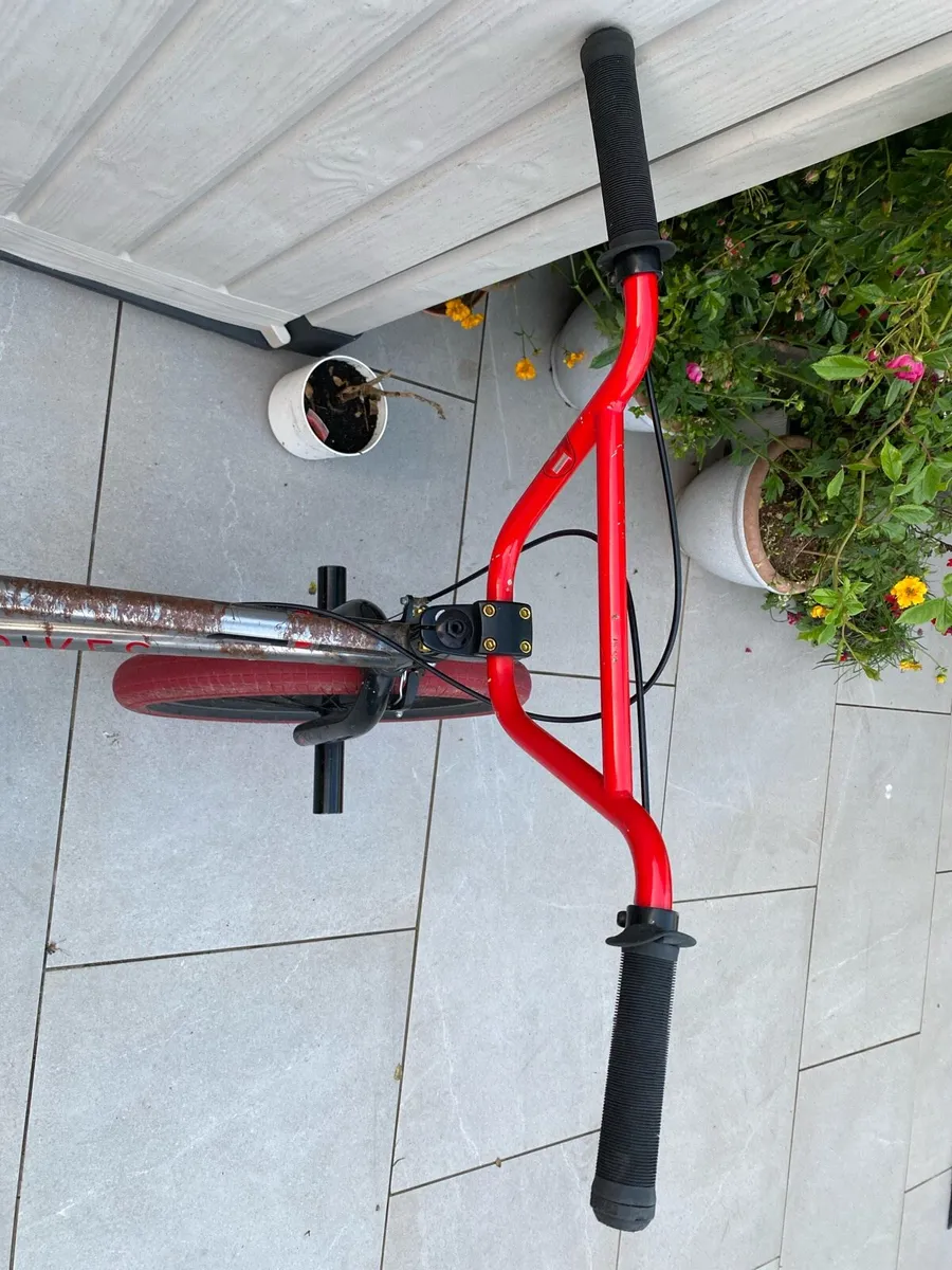 GT Stunt Bike - Image 2