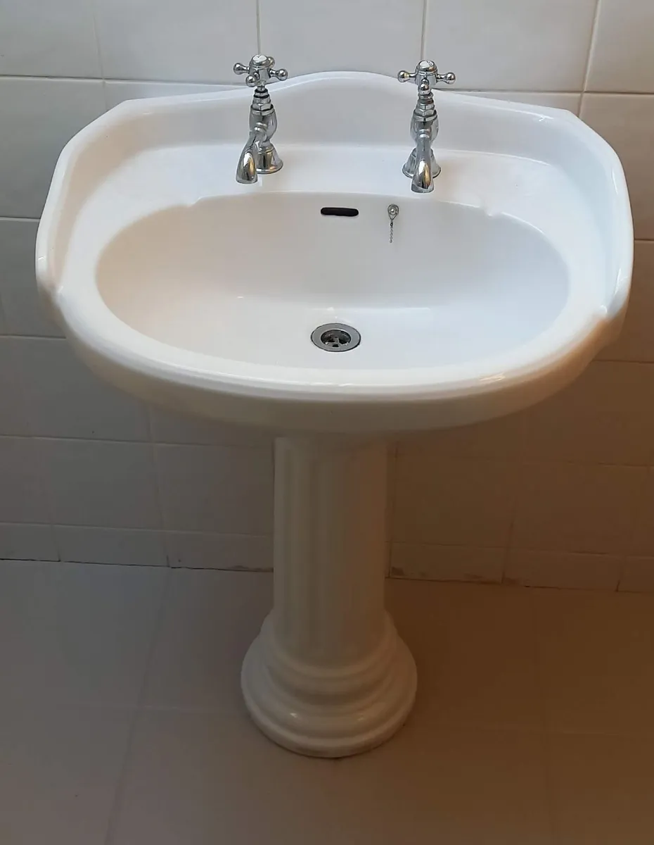 Bathroom Sink, Pedestal and Taps - Image 3