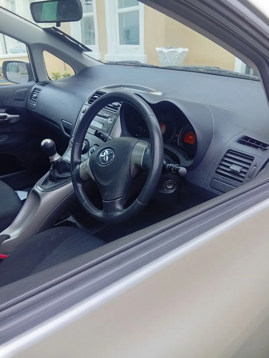 09 auris - Image 2