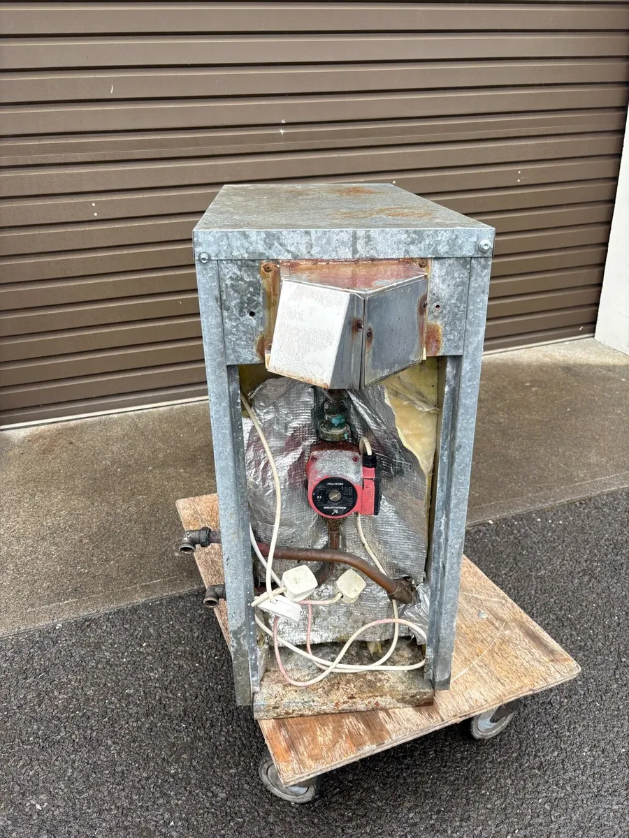 Oil boiler - Image 2