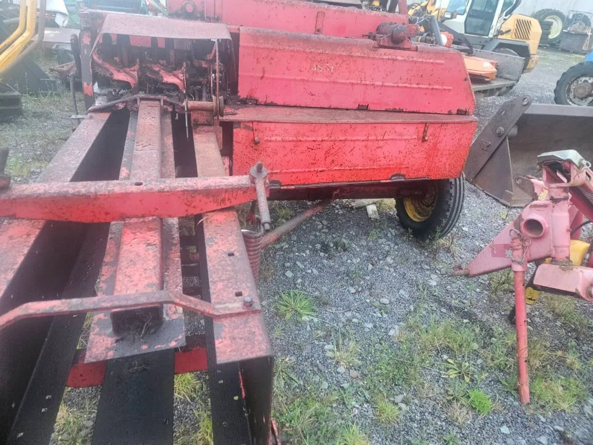 Massey ferguson baler - Image 3