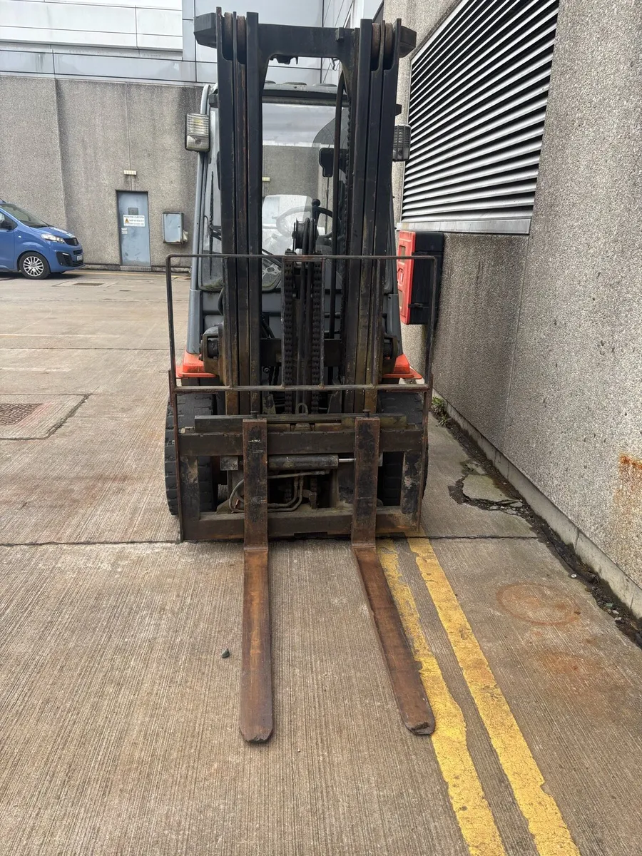 Fork lift - Image 3