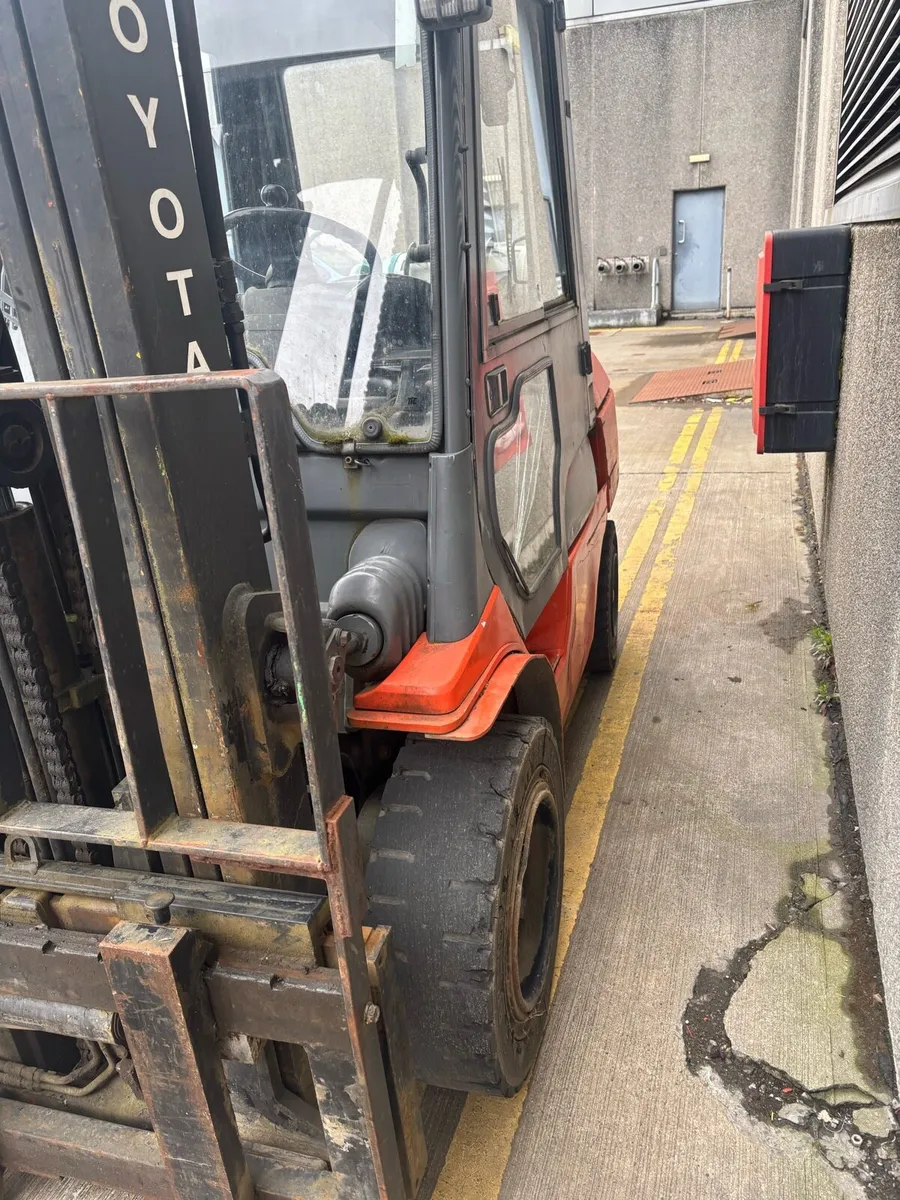 Fork lift - Image 4