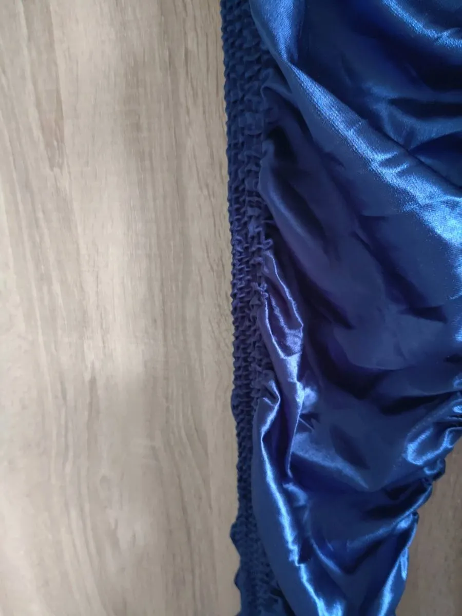 Satin look leggings size small - Image 3