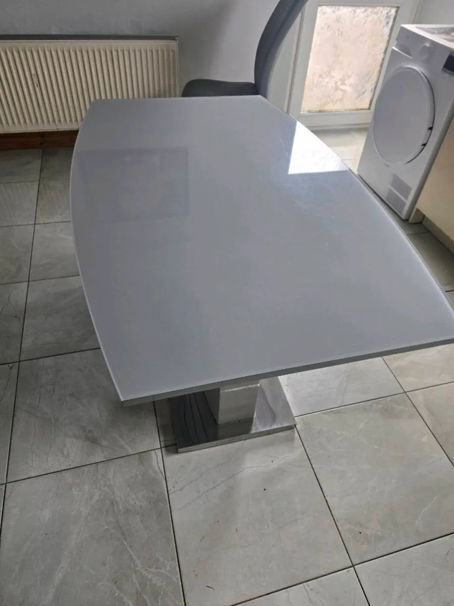 Dining table - Image 3