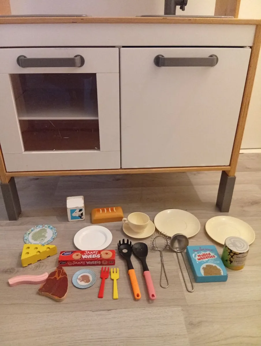 Quality Wooden children's play kitchen - Image 4