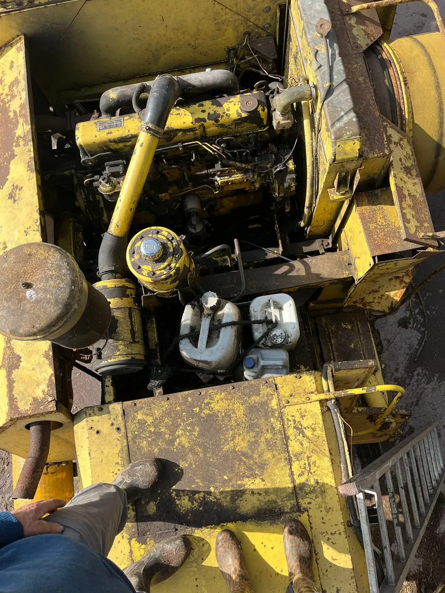 New Holland 8050 combine - Image 4