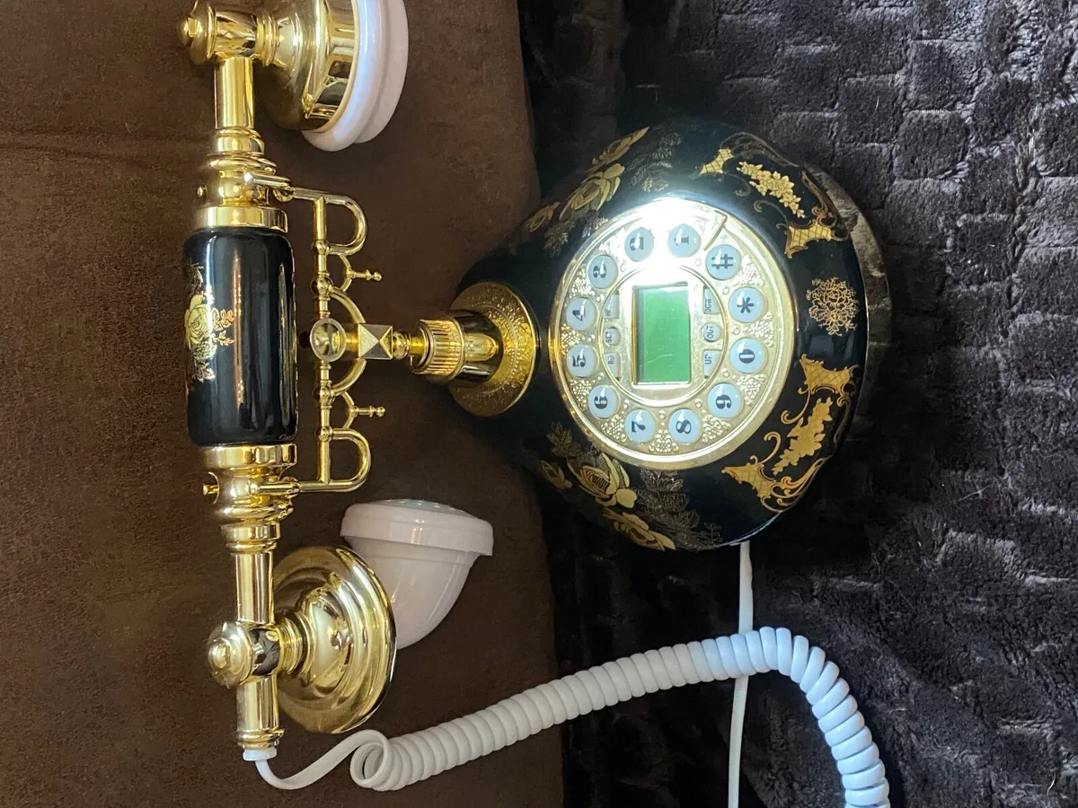 Telephone - Image 2