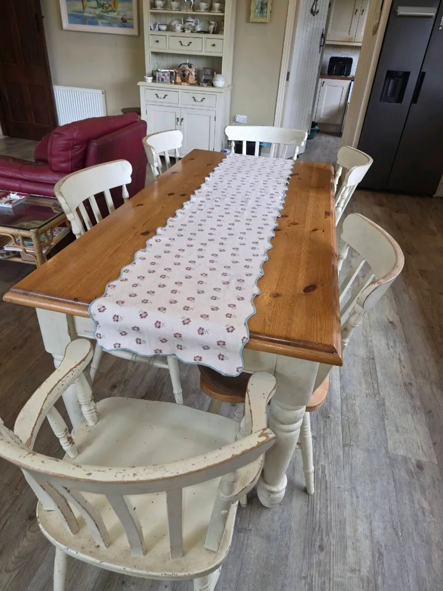 Kitched table and 6 chairs - Image 1