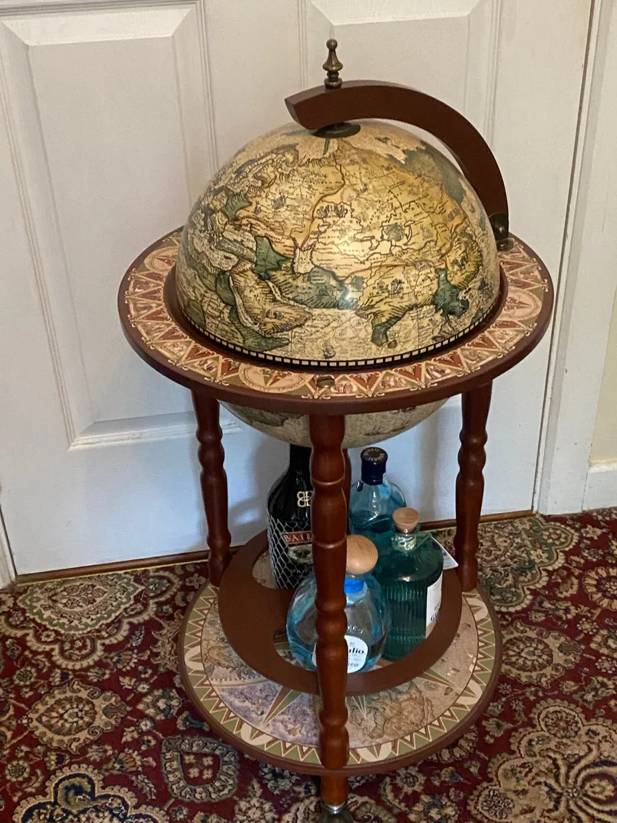 Globe drinks trolly - Image 1