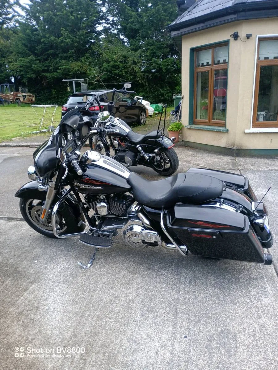 Harley Davidson Street glide 2011 - Image 2
