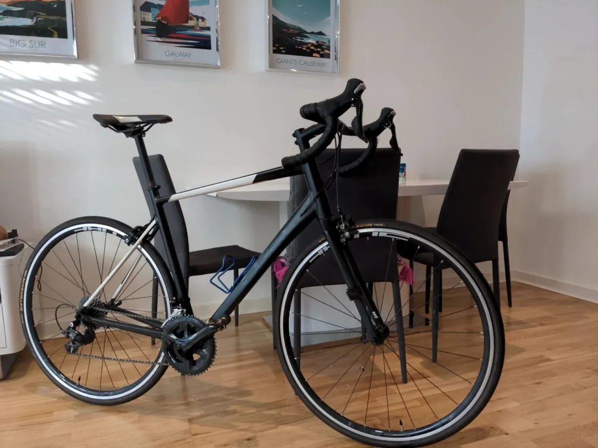 Cube Attain SL Mens Road Bike 58cm Shimano 105 - Image 1
