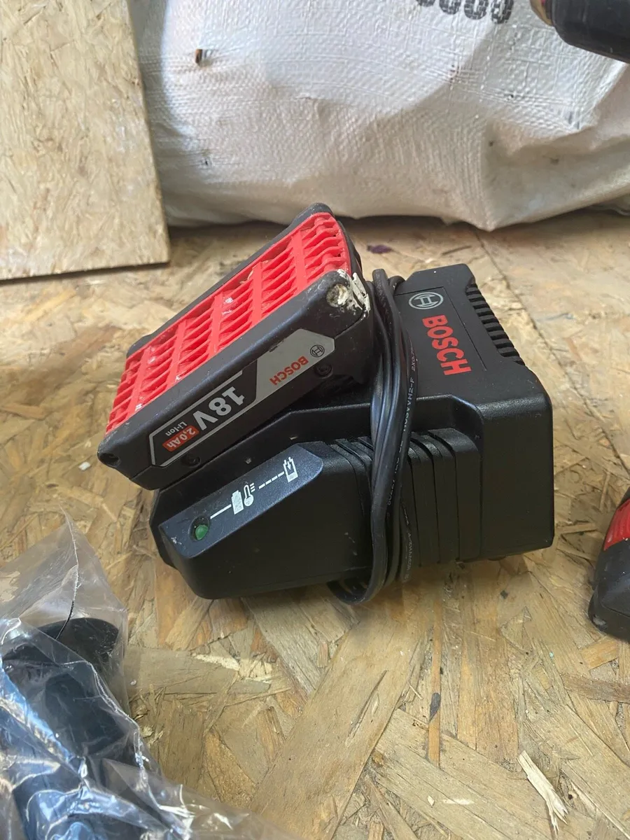 Bosch cordless drill and angle grinder - Image 2
