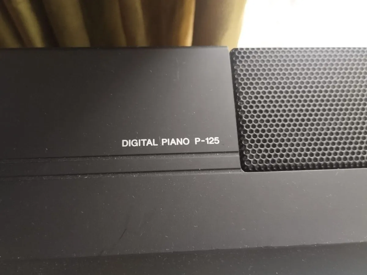 Yamaha P-125 digital piano - Image 3