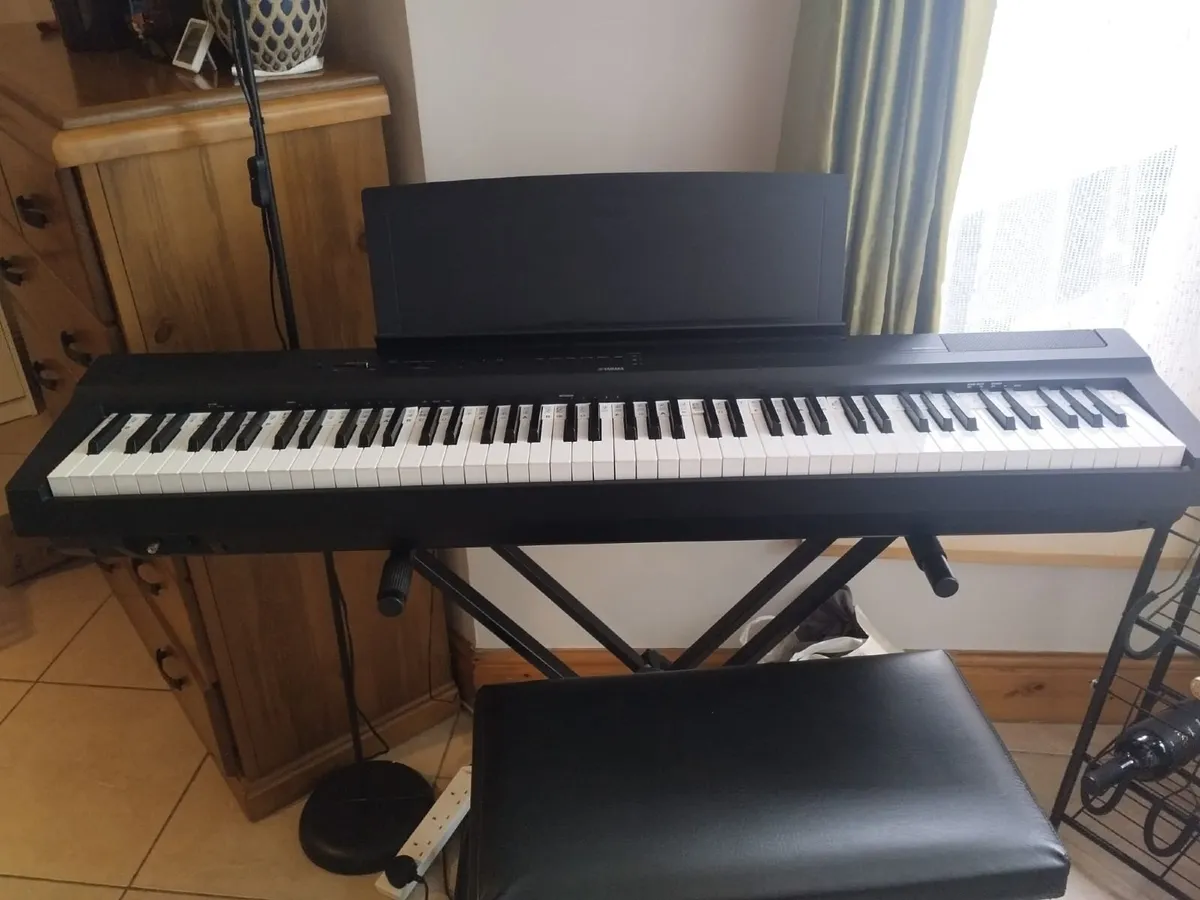 Yamaha P-125 digital piano - Image 2