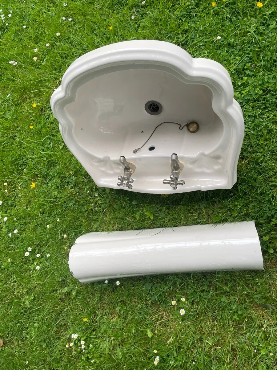 Bathroom wear - Image 1