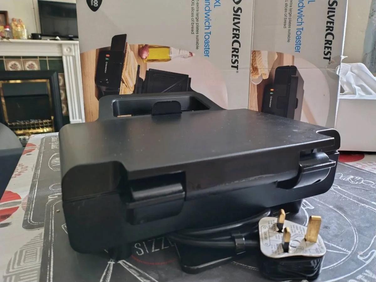 Sandwich Toaster - Image 3