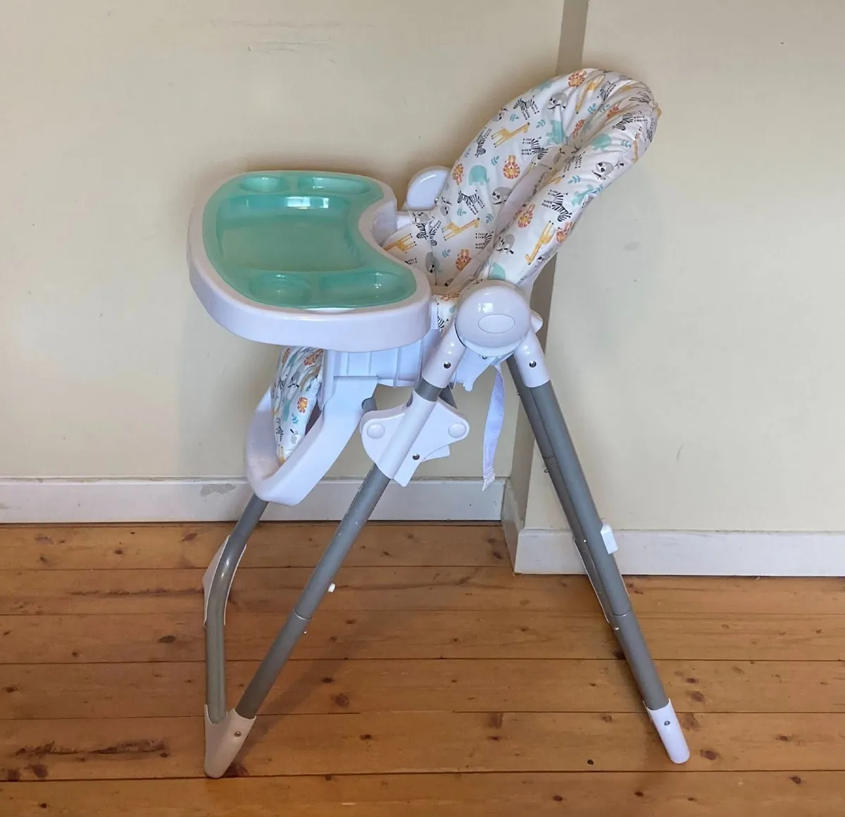 Babylo High Chair with Removable Tray - Image 3