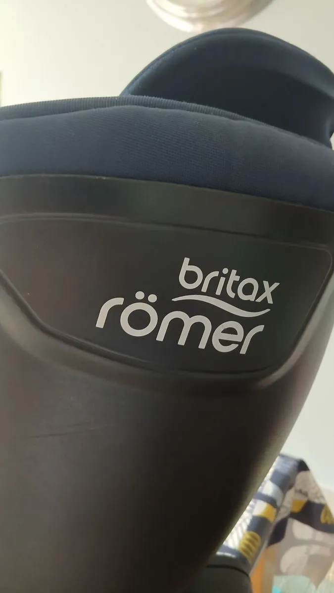 Britax Romer Dualfix Rotating Car Seat - Image 3