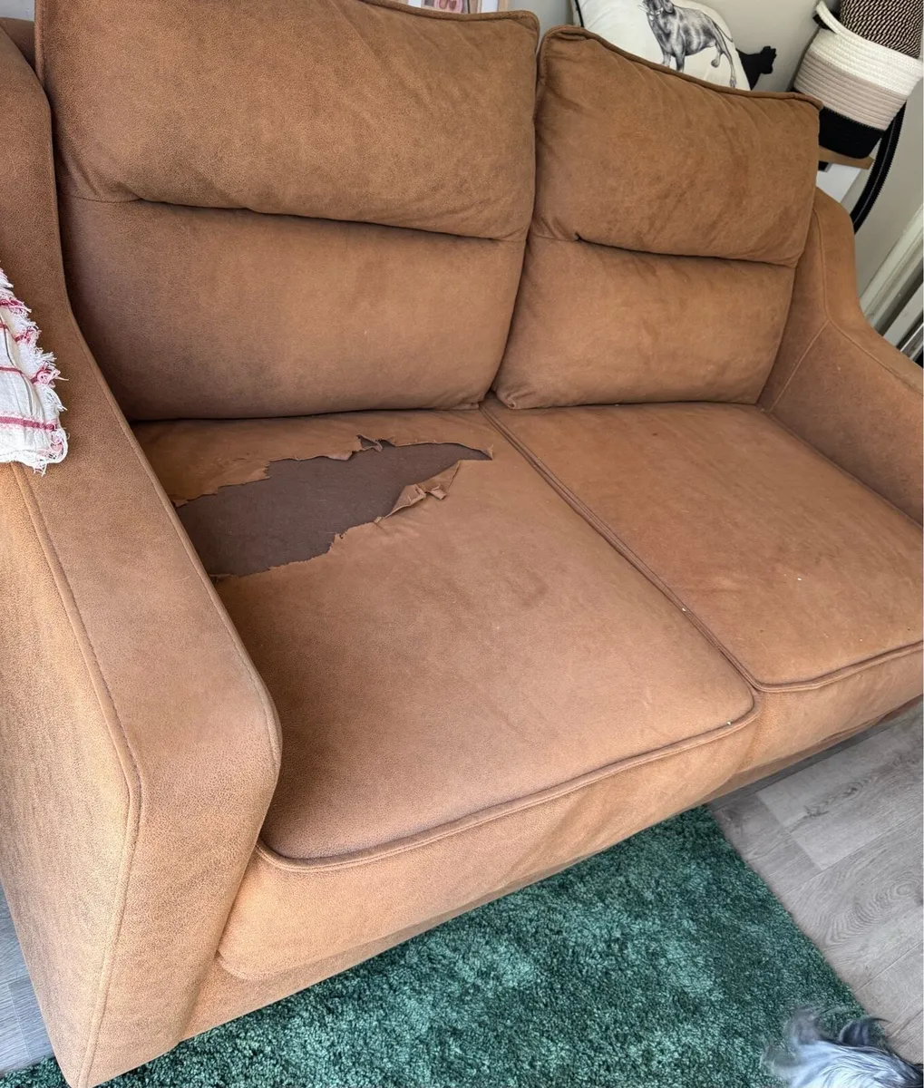 Couch - Image 2