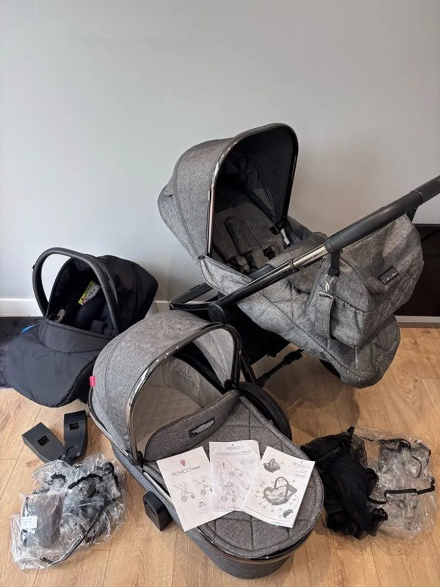Venicci Tinum Travel System - Image 1