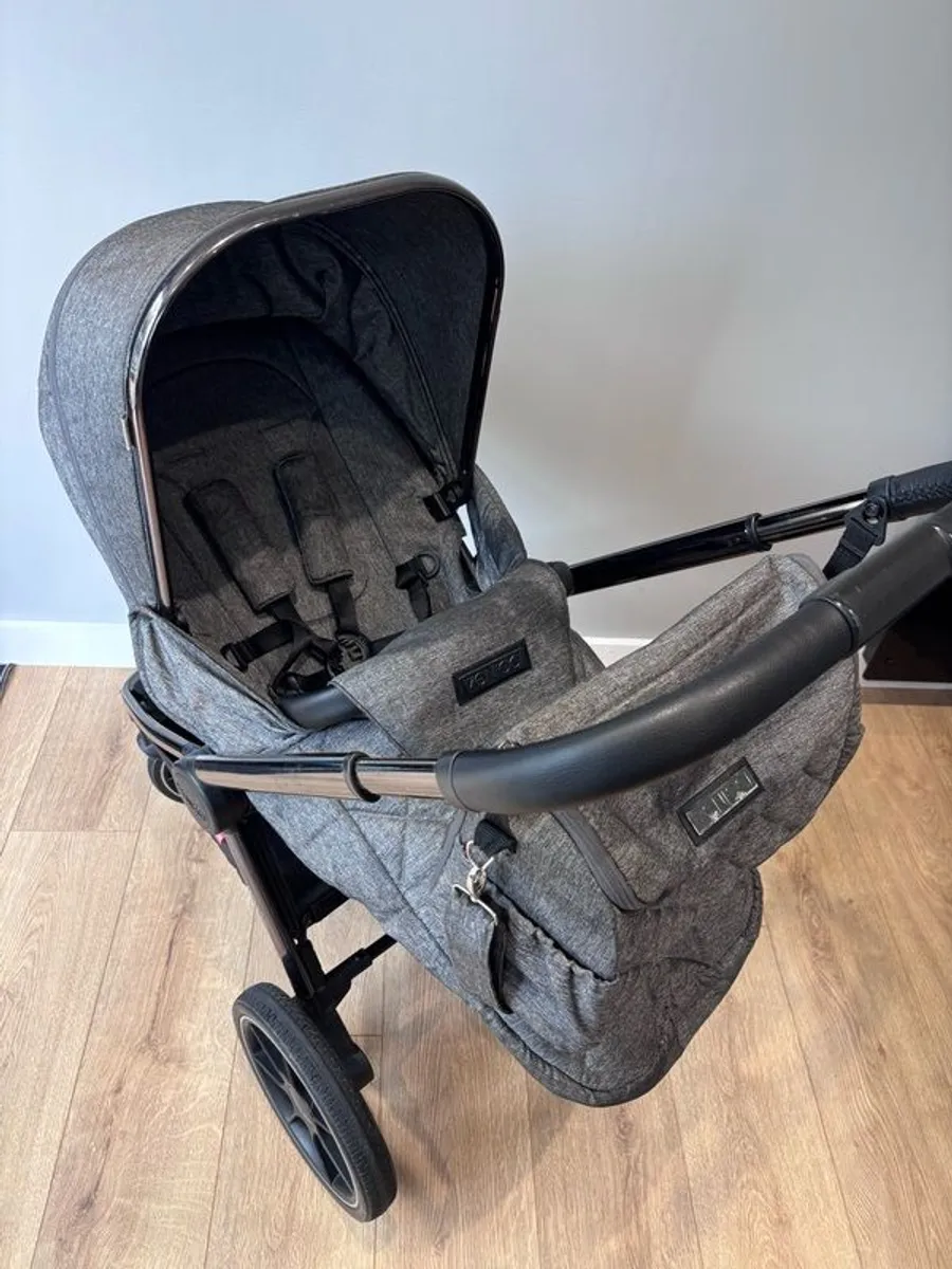 Venicci Tinum Travel System - Image 2