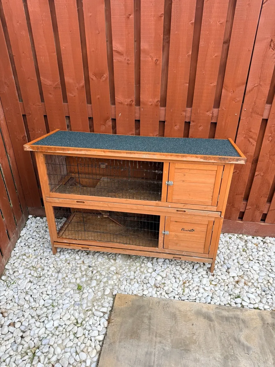 Rabbit hutch with food and dispenser - Image 2