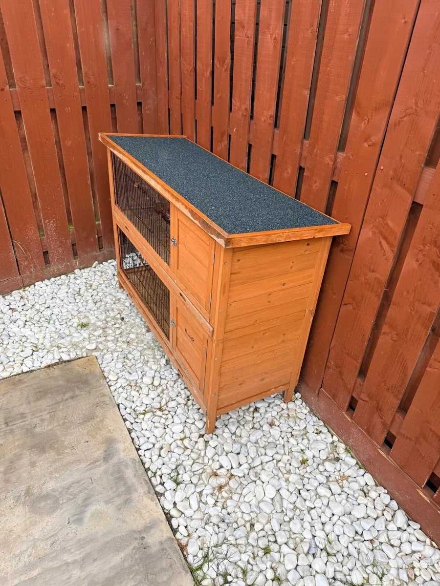 Rabbit hutch with food and dispenser - Image 4
