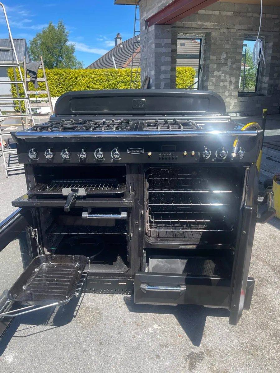 Range master cooker and oven - Image 2