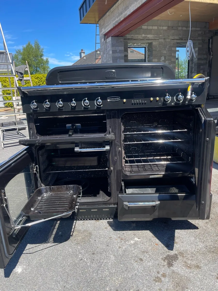 Range master cooker and oven - Image 3