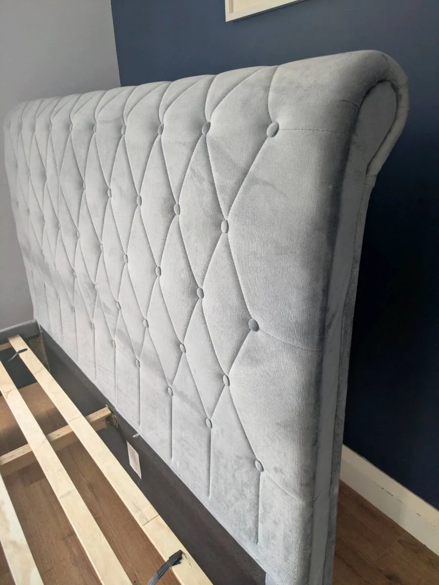King size sleigh bed - Image 3