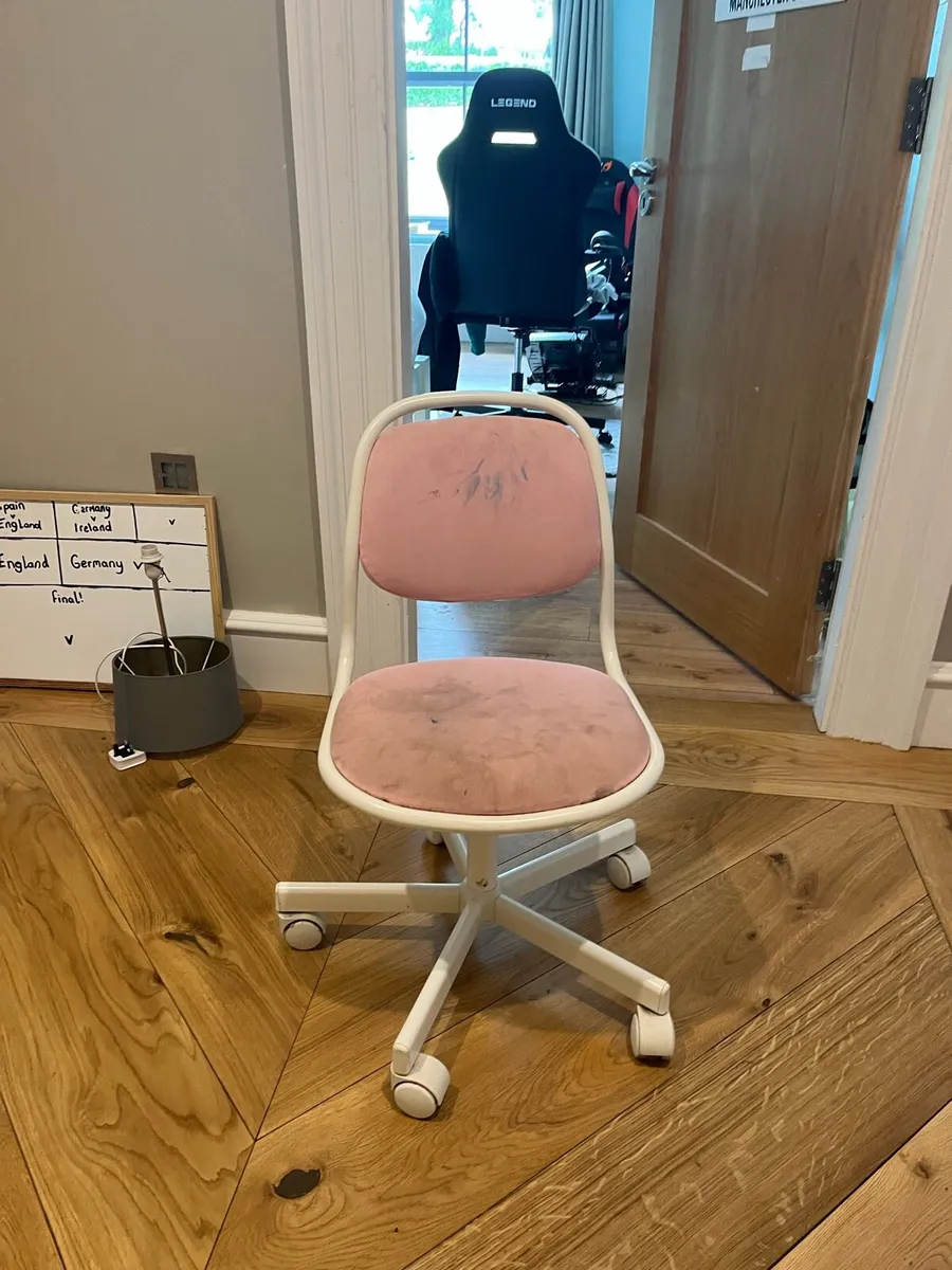 Kids chair - Image 1