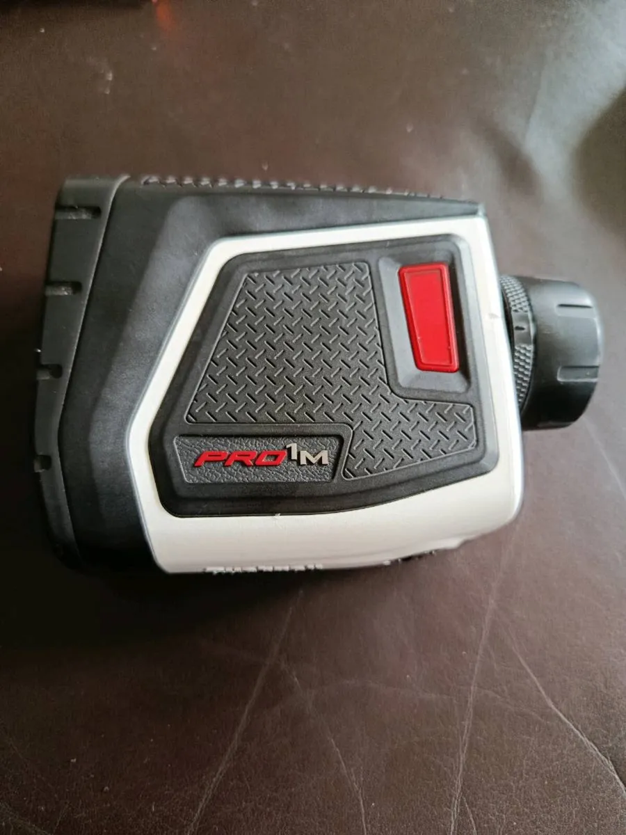 bushnell PRO1M rangefinder - Image 1