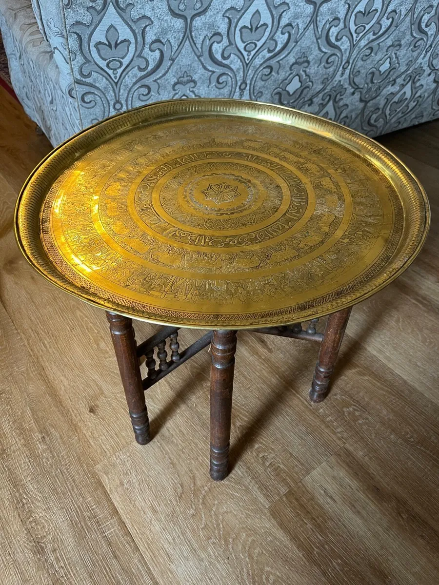 Brass tray table - Image 1