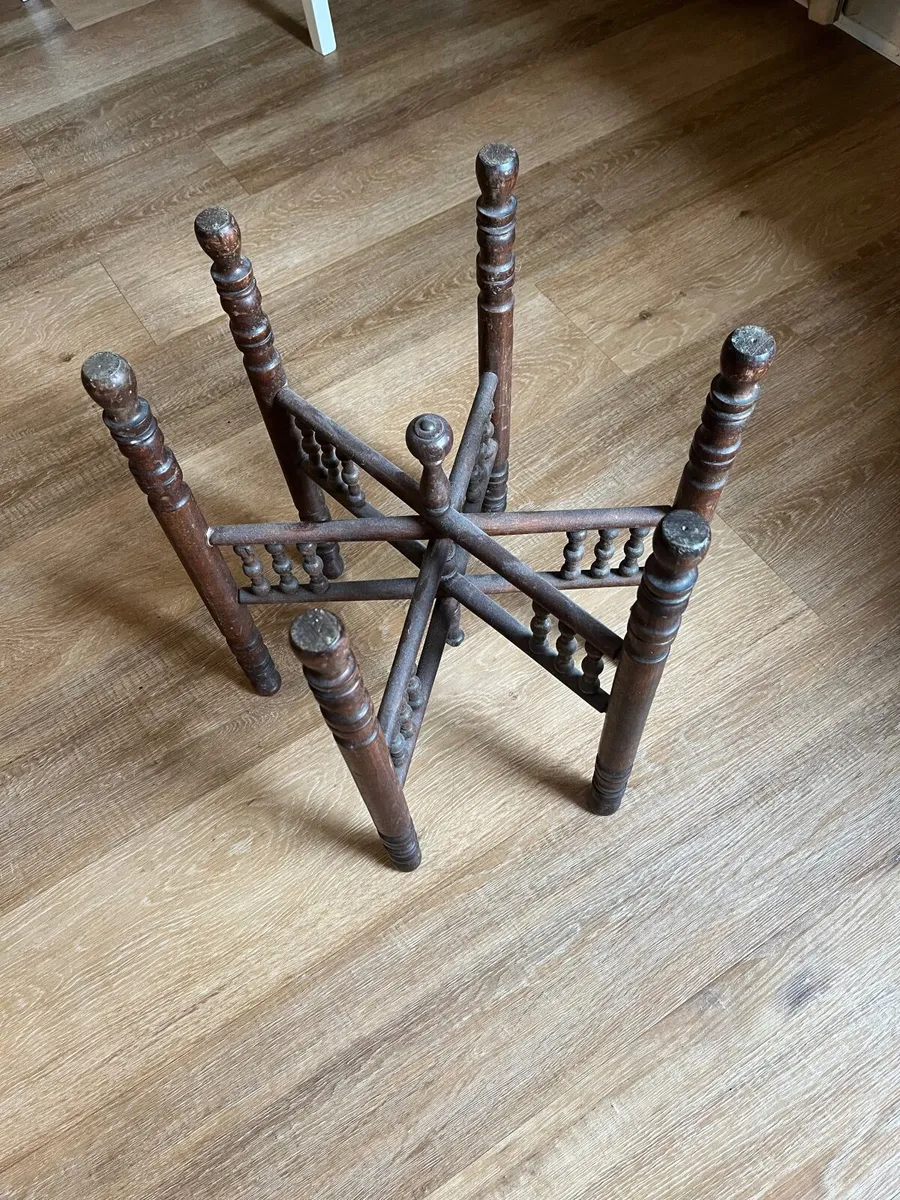 Brass tray table - Image 4