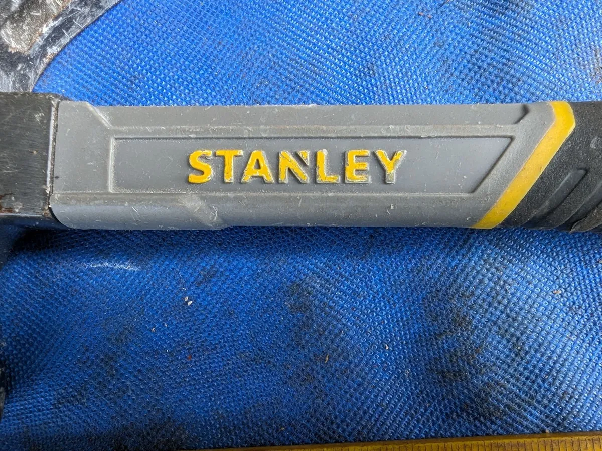 Stanley 20oz Hammer - Image 2